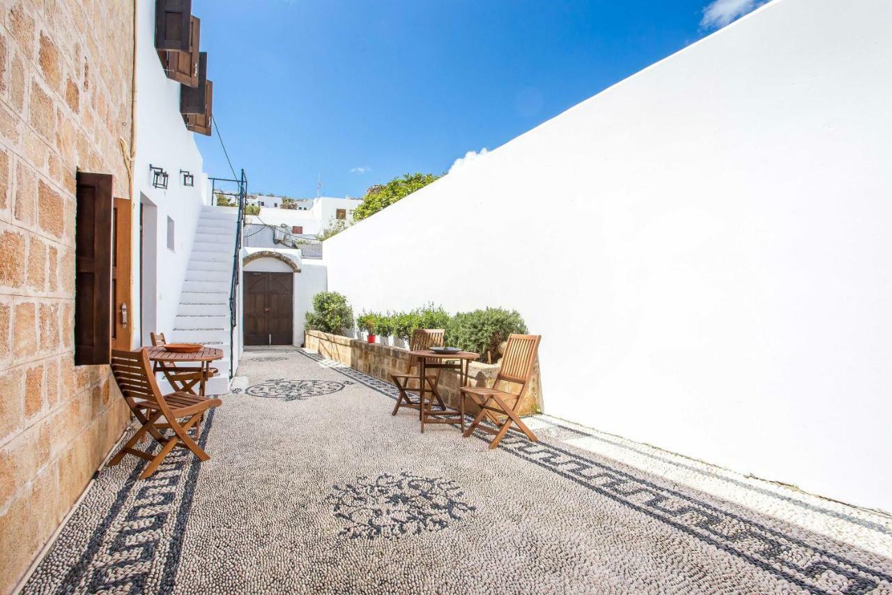 Casalindos Festa Hotel Exterior photo